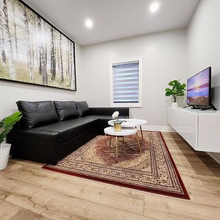 The Cozy Cove Modern King-Bedroom Full Apartment Saint Catharines Bagian luar foto