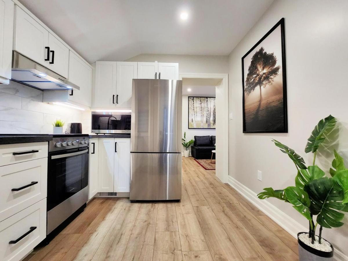 The Cozy Cove Modern King-Bedroom Full Apartment Saint Catharines Bagian luar foto