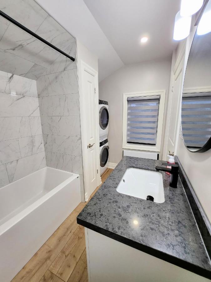 The Cozy Cove Modern King-Bedroom Full Apartment Saint Catharines Bagian luar foto