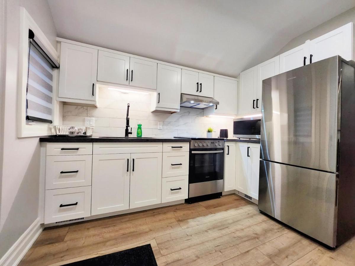 The Cozy Cove Modern King-Bedroom Full Apartment Saint Catharines Bagian luar foto