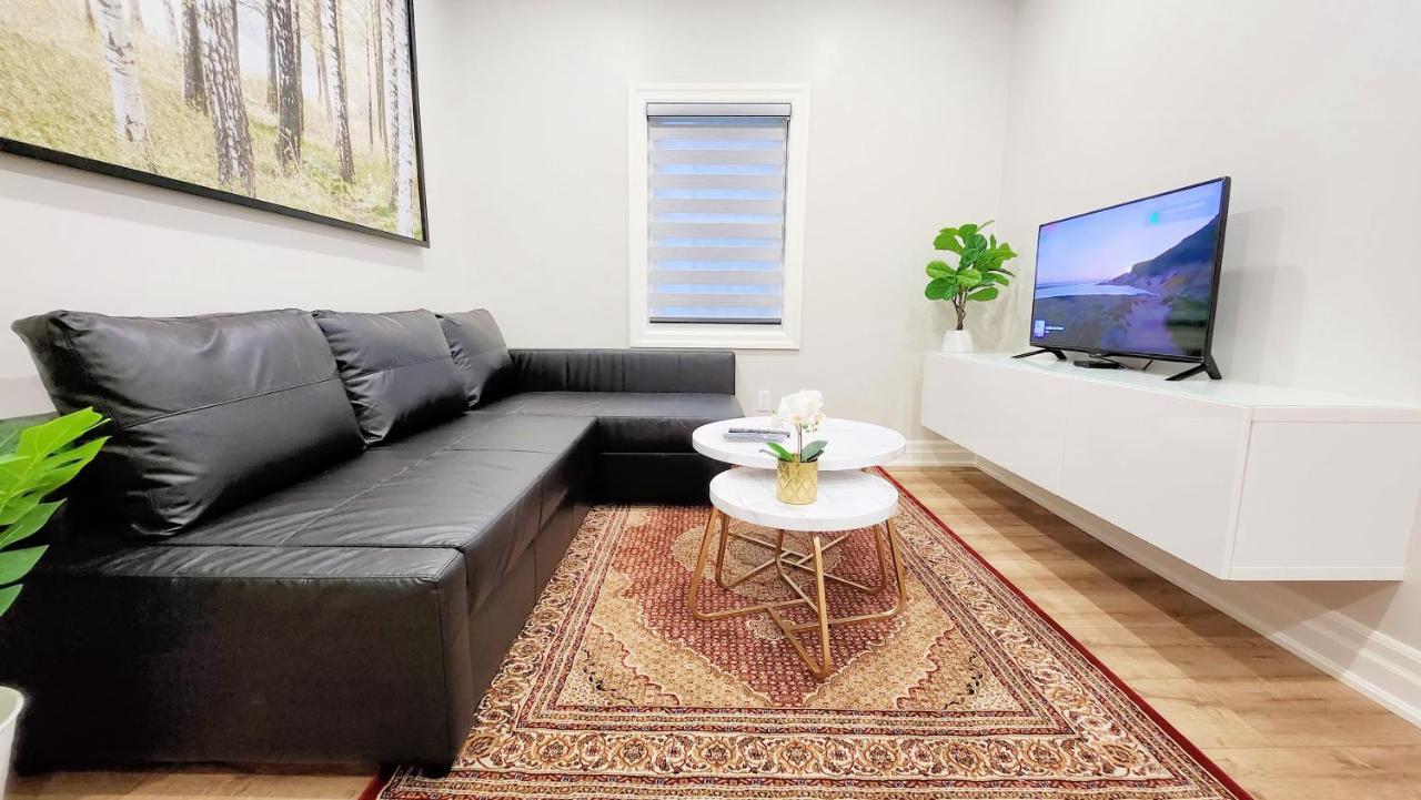 The Cozy Cove Modern King-Bedroom Full Apartment Saint Catharines Bagian luar foto